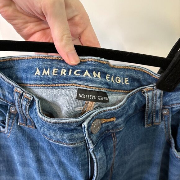 American Eagle Low-Rise Flare Women's Medium Wash Envelope Pocket Jeans Size 16 - Picture 9 of 13